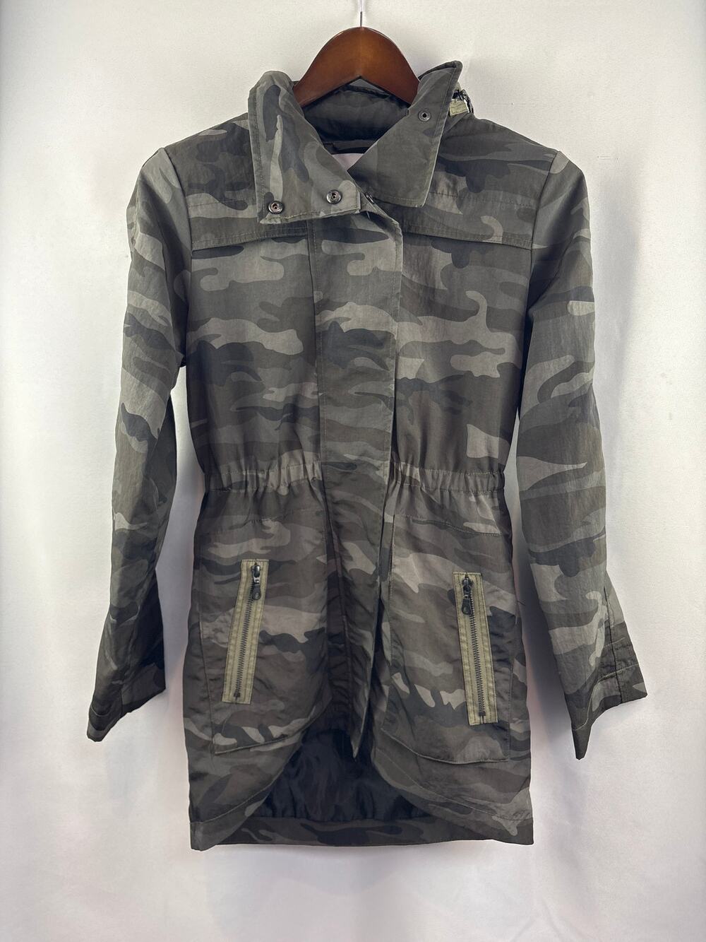 Women’s Tart Collections XS Dark Gray Camo Raincoat